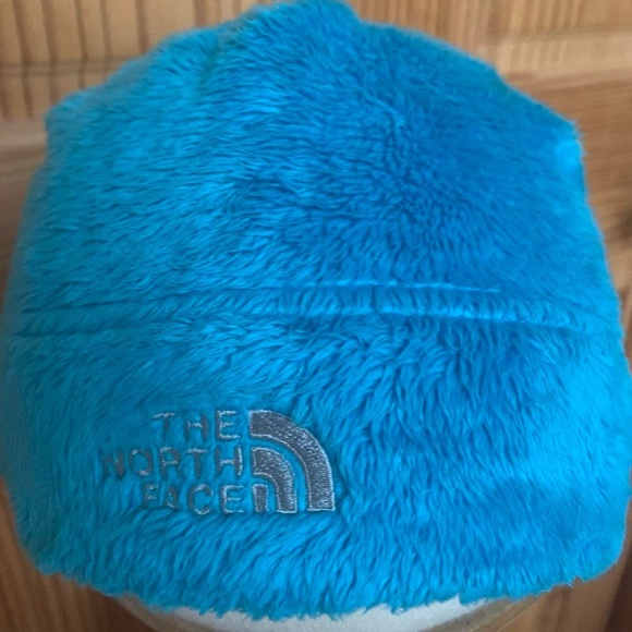 The North Face Girls Denali Thermal Fleece Beanie in turquoise blue - Picture 2 of 5